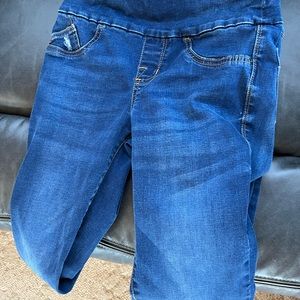 Rock and republic kohls jeans- fever pull on